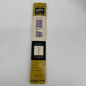 Talon Zephyr 18 Inch Orchid Nylon Coil Neckline Zipper Vintage 1970 NOS USA
